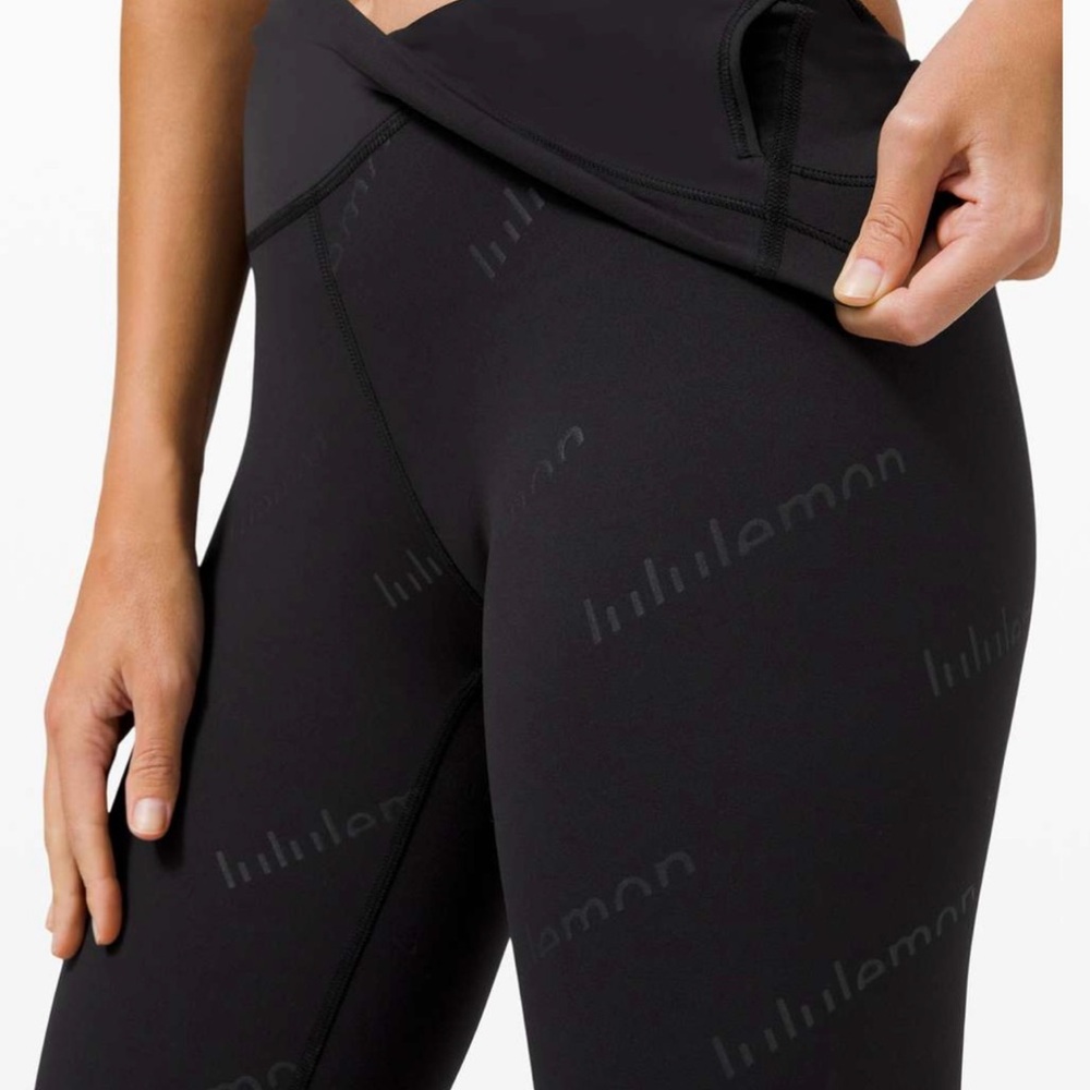 Wunder Train High-Rise Tight. 25” *Special Edition Embossed Lulul Black. NWT!!